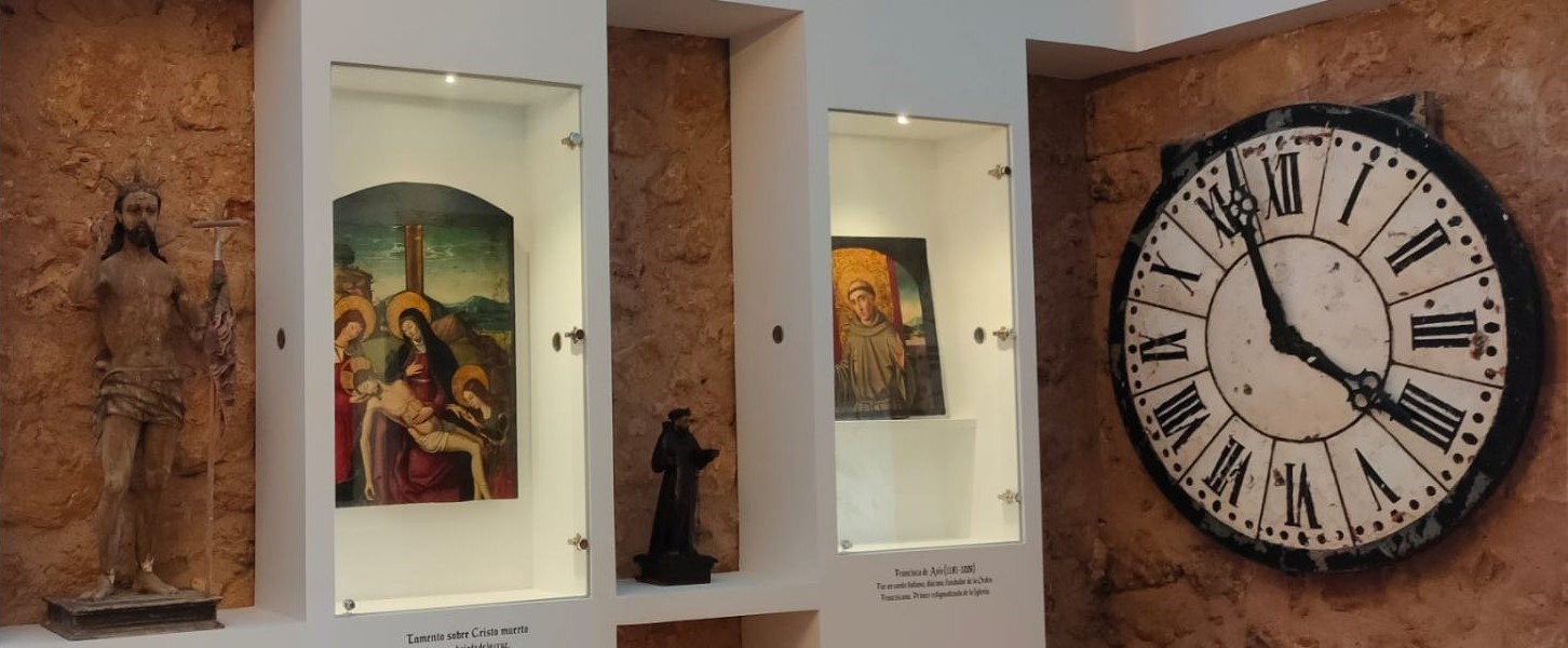 Iglesia y arquitectura tradicional en El Bonillo
