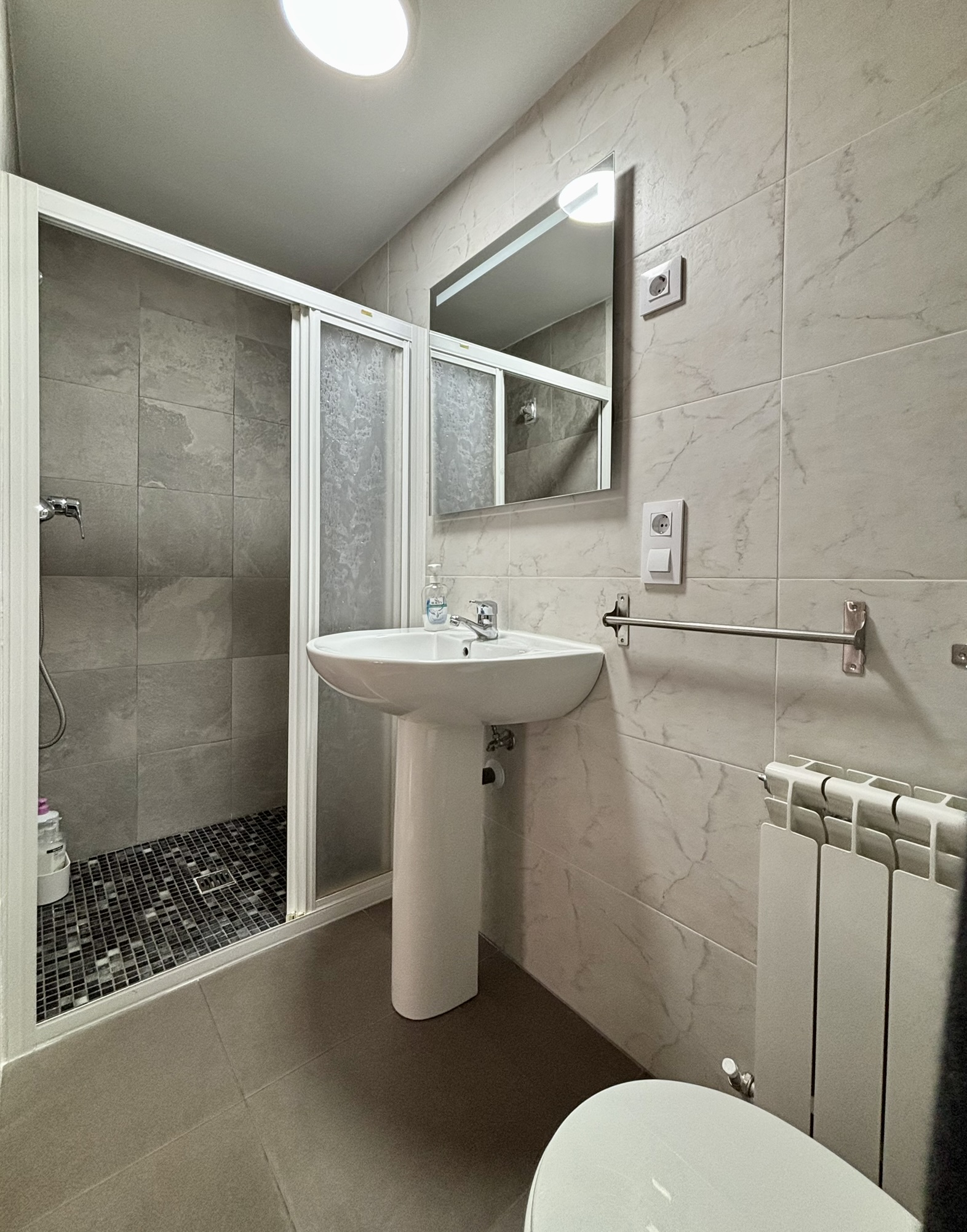 Baño completo de la Casa SERAGAL